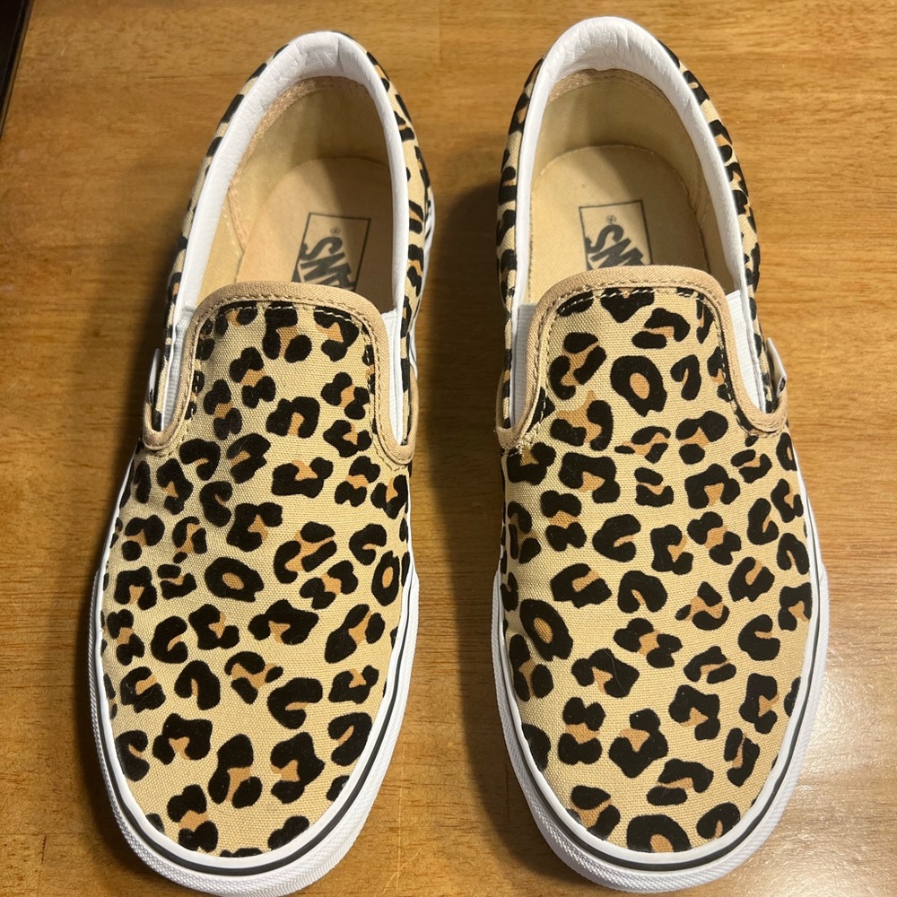 Vans Leopard Print Slip On Shoes (8.5M/10W)